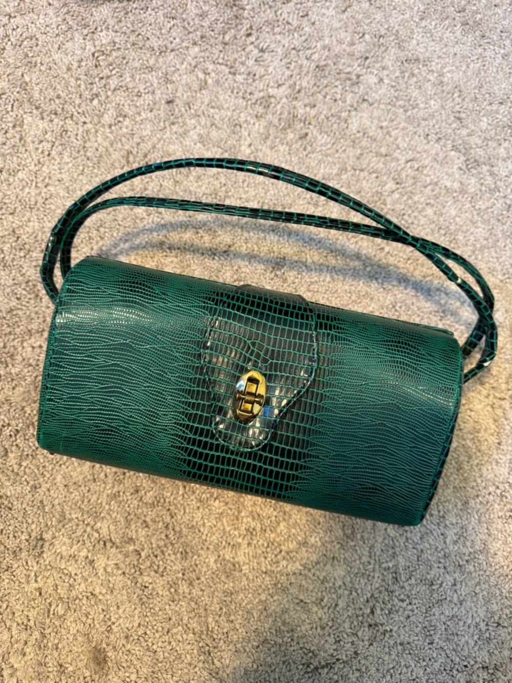 Vintage Green Animal Print Shoulder Bag with Turn-Lock Closure